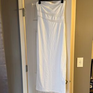 Elegant White Strapless Dress